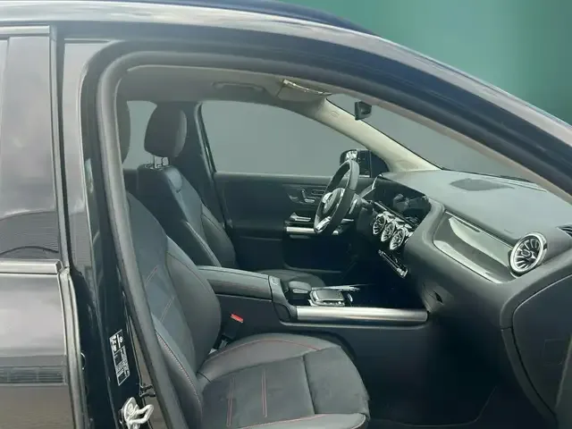 Mercedes-Benz GLA 220