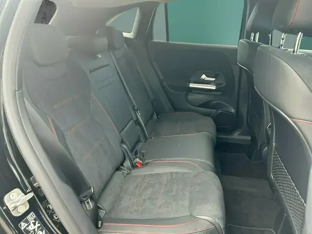 Mercedes-Benz GLA 220