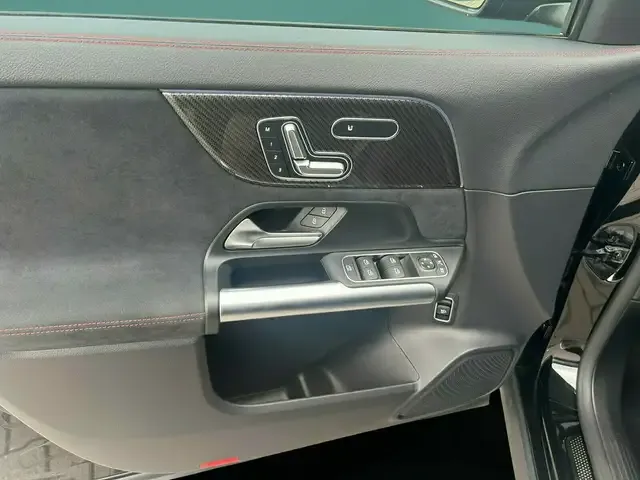 Mercedes-Benz GLA 220