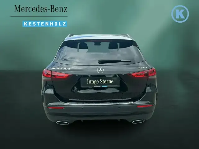 Mercedes-Benz GLA 220