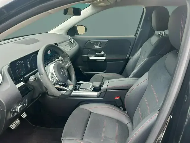 Mercedes-Benz GLA 220