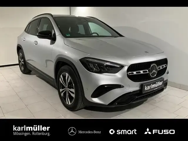 Mercedes-Benz GLA 220