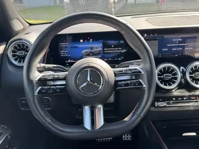 Mercedes-Benz GLB 200