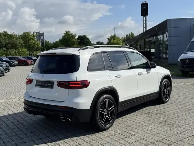 Mercedes-Benz GLB 200