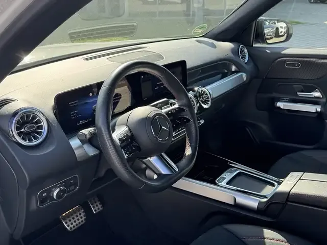 Mercedes-Benz GLB 200