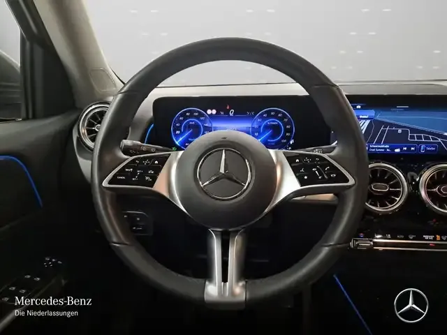 Mercedes-Benz EQB 300