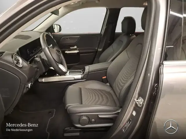 Mercedes-Benz EQB 300