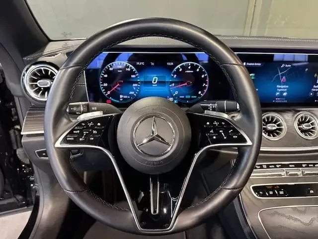 Mercedes-Benz E 200