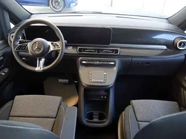 Mercedes-Benz V 220