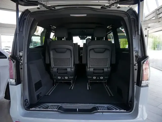 Mercedes-Benz V 220