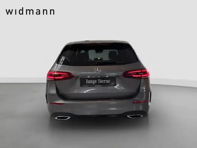 Mercedes-Benz B 200