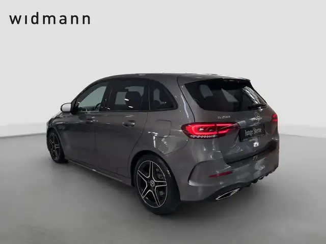 Mercedes-Benz B 200