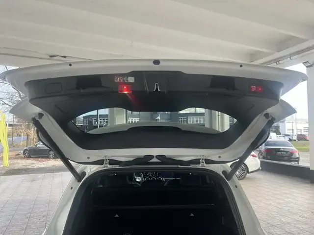 Mercedes-Benz EQB 300