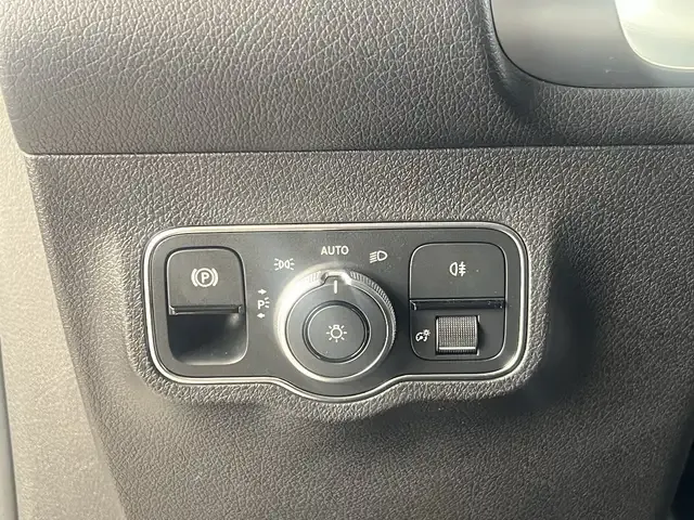 Mercedes-Benz EQB 300