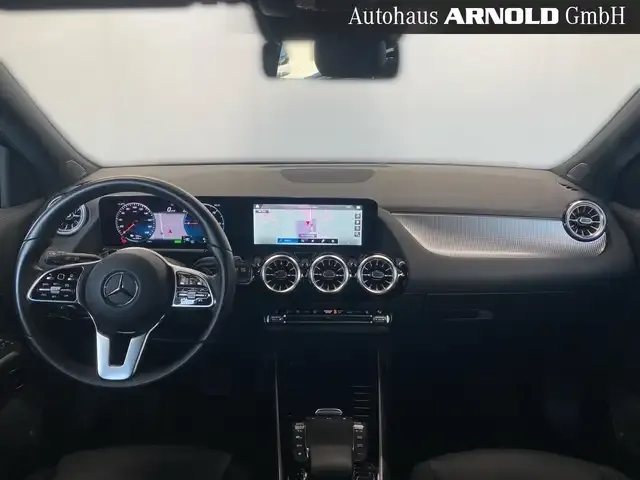 Mercedes-Benz EQA 300