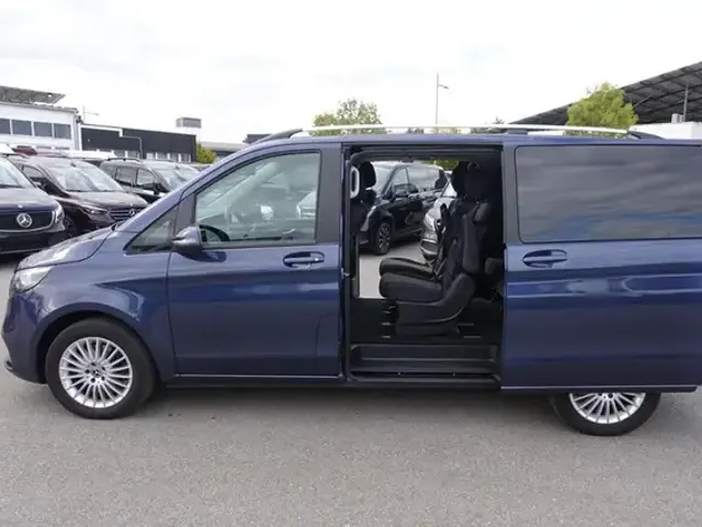 Mercedes-Benz V 220