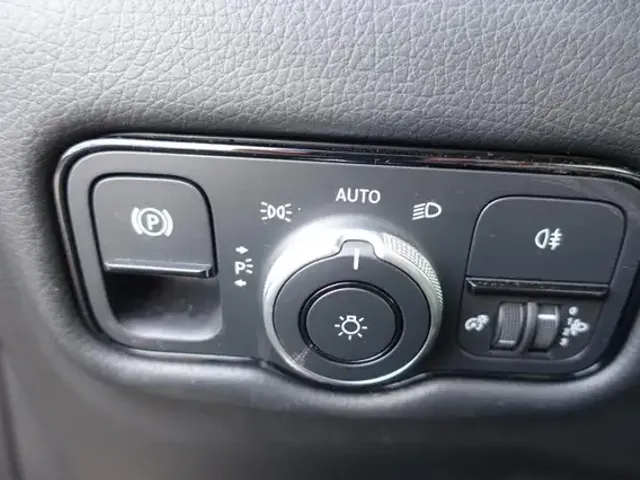 Mercedes-Benz V 220