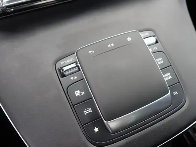 Mercedes-Benz V 220