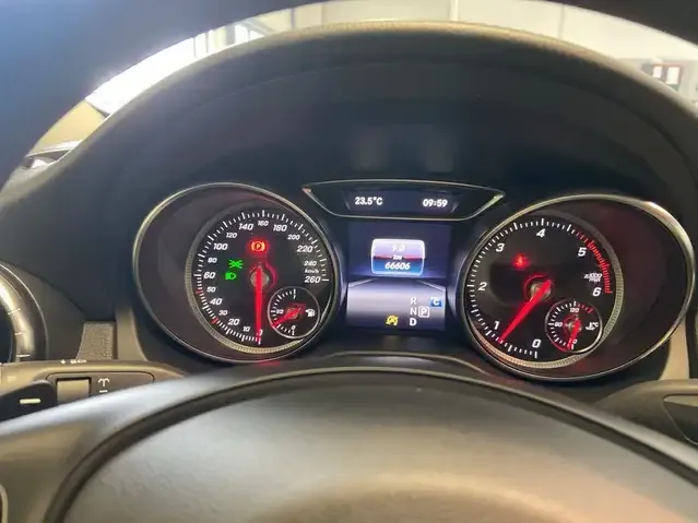 Mercedes-Benz CLA 200