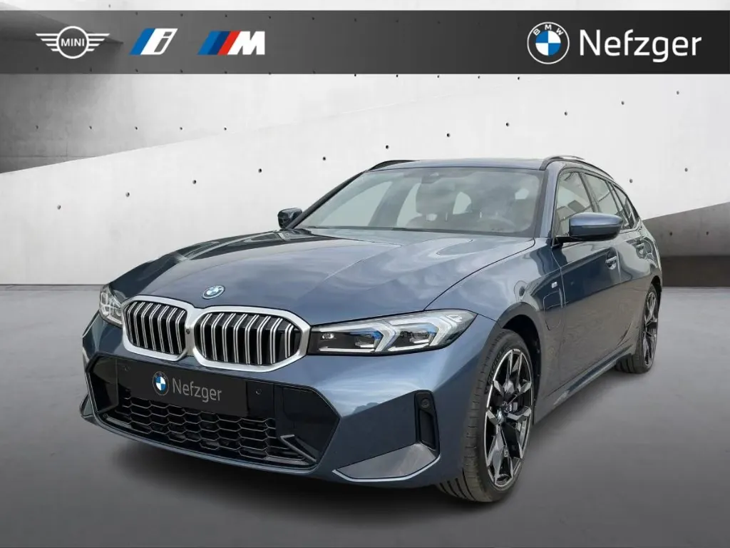 BMW 330