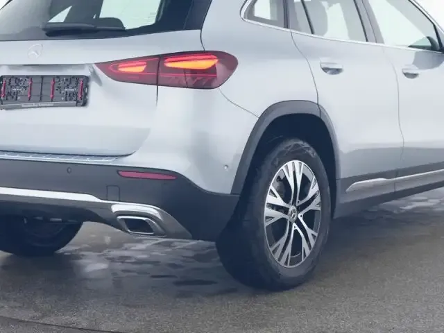 Mercedes-Benz GLA 180
