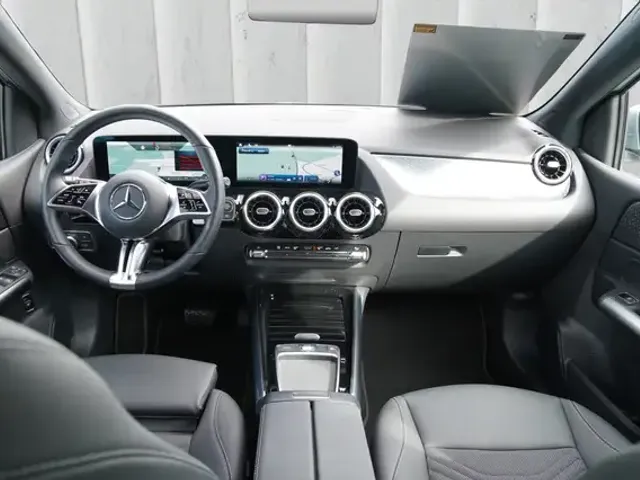 Mercedes-Benz B 220
