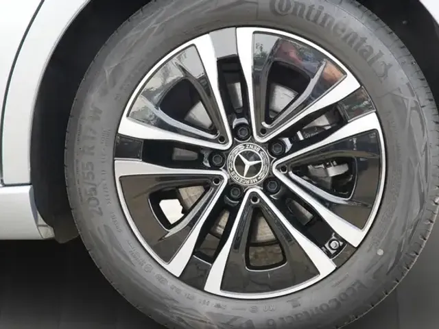 Mercedes-Benz B 220