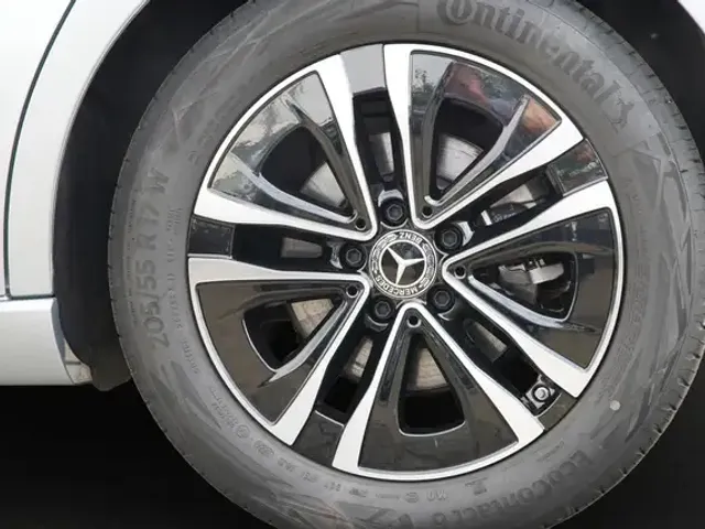 Mercedes-Benz B 220