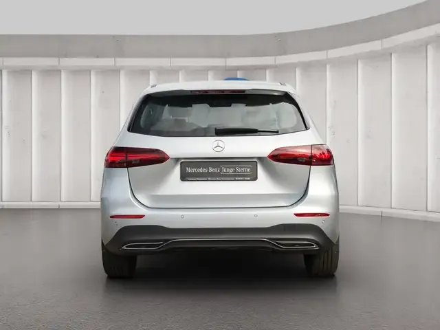 Mercedes-Benz B 220