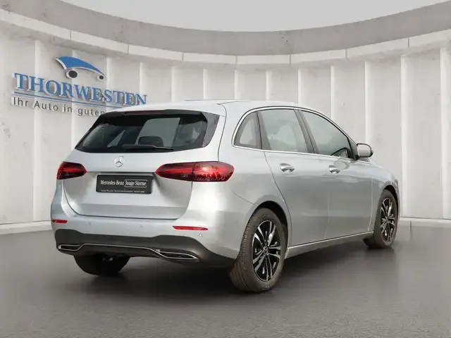 Mercedes-Benz B 220