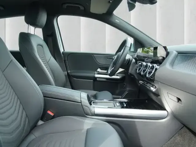 Mercedes-Benz B 220