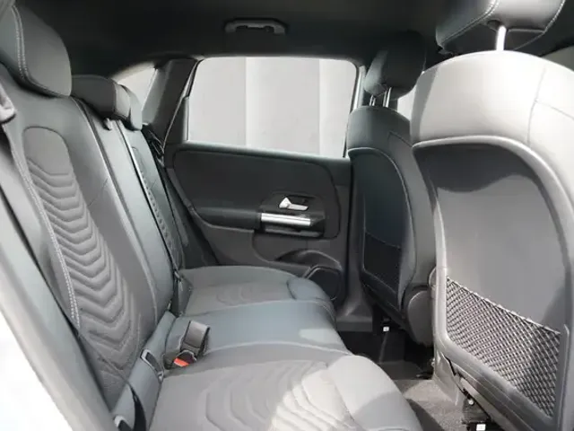 Mercedes-Benz B 220