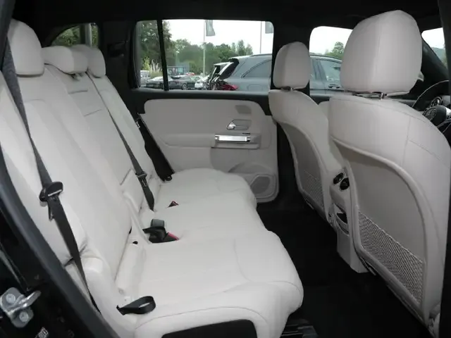 Mercedes-Benz EQB 300