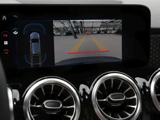Mercedes-Benz EQB 300