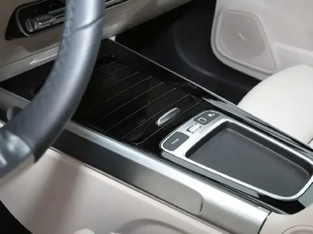 Mercedes-Benz EQB 300