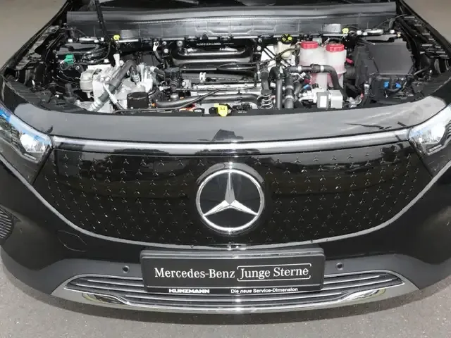 Mercedes-Benz EQB 300