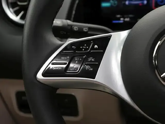 Mercedes-Benz EQB 300