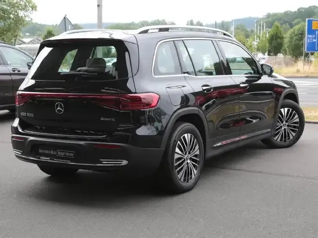 Mercedes-Benz EQB 300