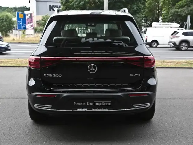 Mercedes-Benz EQB 300