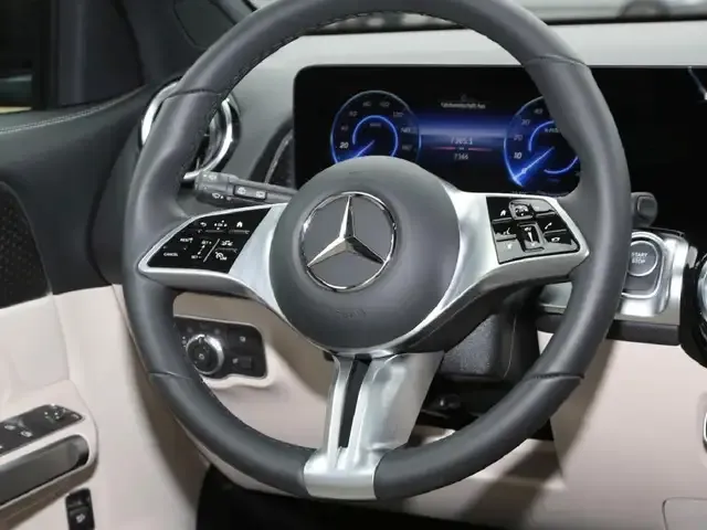 Mercedes-Benz EQB 300