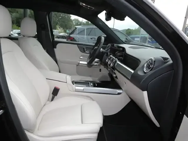 Mercedes-Benz EQB 300