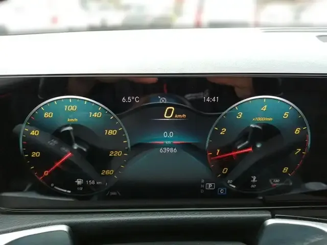 Mercedes-Benz GLB 200