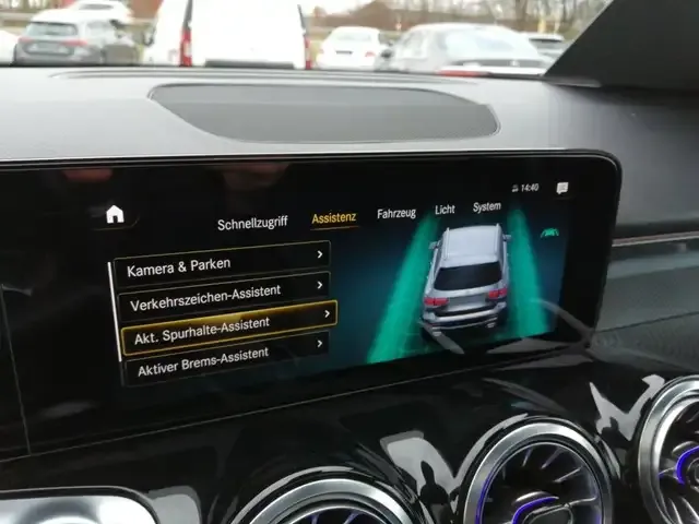 Mercedes-Benz GLB 200