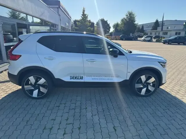 Volvo EX40