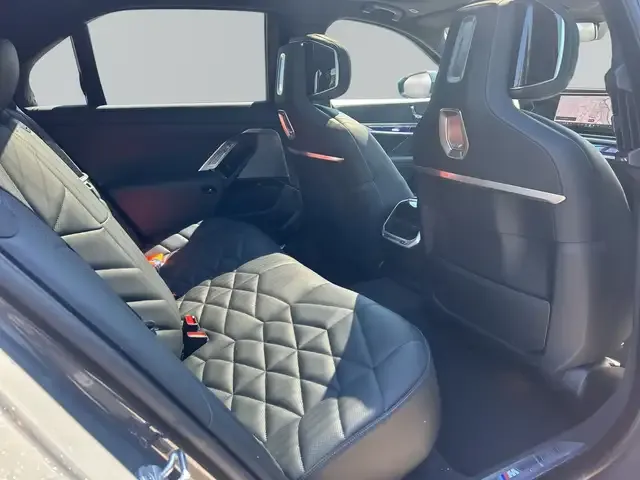 BMW 740