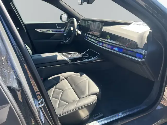 BMW 740