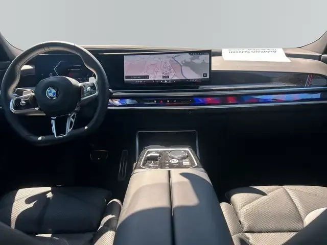 BMW 740