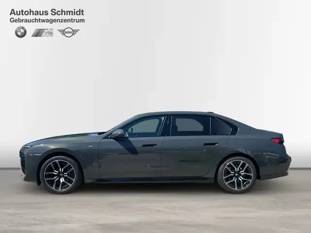 BMW 740
