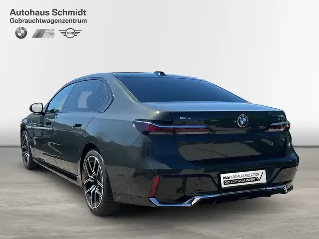 BMW 740