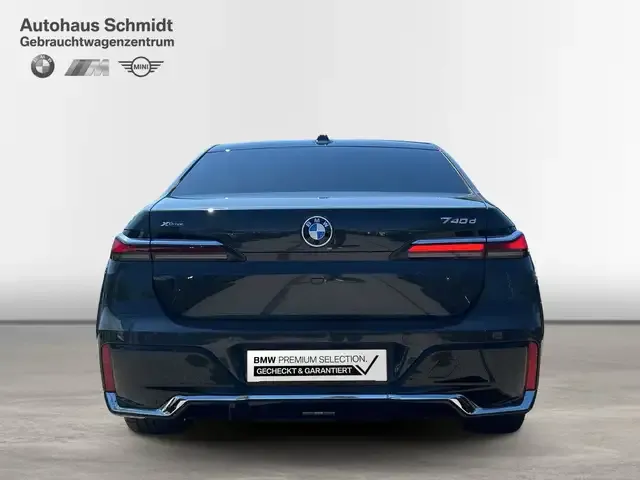 BMW 740